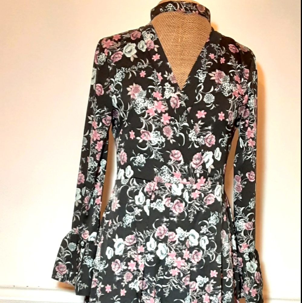 👑 Love at First Sight Floral Romper